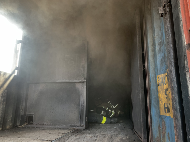 POL-KLE: Brand in einem Müllcontainer in einem Wohn- und Geschäftshaus