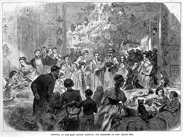 Schwarze und weiße Zeichnung eines vollen Raums mit stehenden und sitzenden Menschen, betitelt "Festival im Ostlondoner Krankenhaus an Silvester"