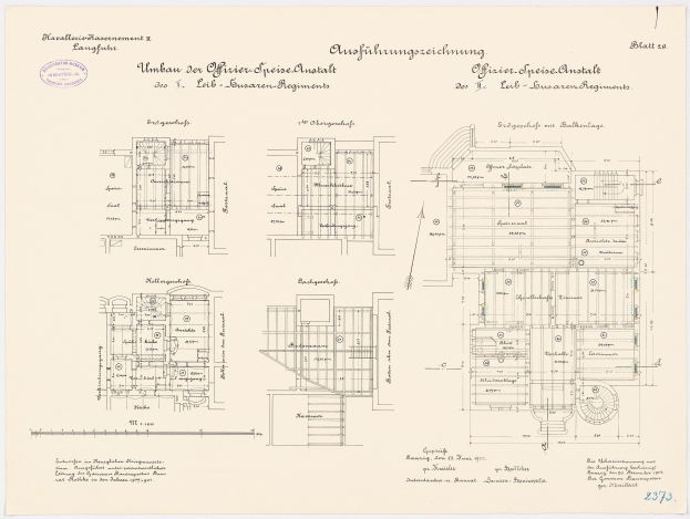 Schwarzer und weißer Grundriss des ehemaligen Bundeskanzleramts mit detaillierten architektonischen Entwürfen und Anmerkungen.