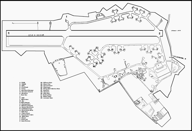 Eine Schwarz-Weiß-Zeichnung einer Stadtkarte mit zahlreichen Gebäuden, wahrscheinlich ein Lageplan für eine neue Schule, mit Text auf der linken Seite, der das Layout detailliert.