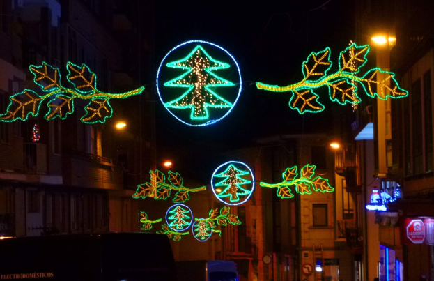 Sponsorenaktion zur Beleuchtung eines Weihnachtsbaums auf dem Alten Markt
