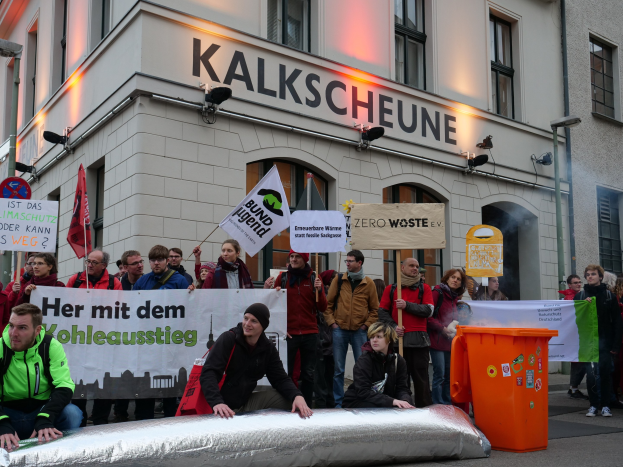 Borbet: SPD besucht Mahnwache am Werk auf der Weyer Straße