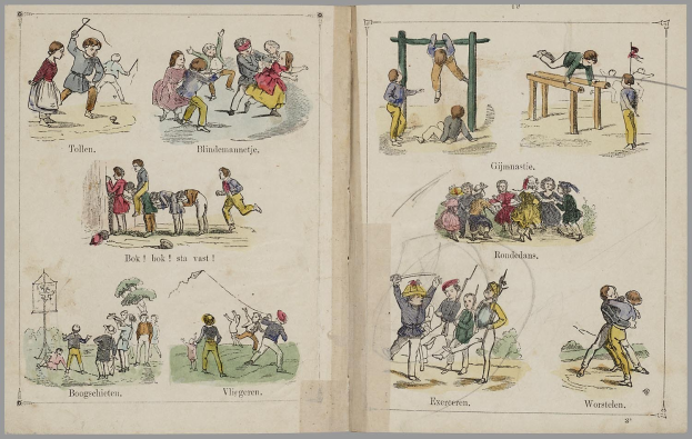 Offenes Buch mit illustrierten Szenen von laufenden, springenden und Ball spielenden Menschen, jeweils begleitet von beschreibendem Text.